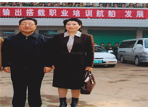 2005年4月12日,时任全国政协副主席陈奎元来我校调研_副本.jpg